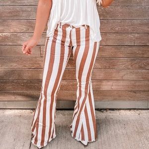 💫NEW- High Waisted Brown Striped Fringe Flared Denim Pants (XL)